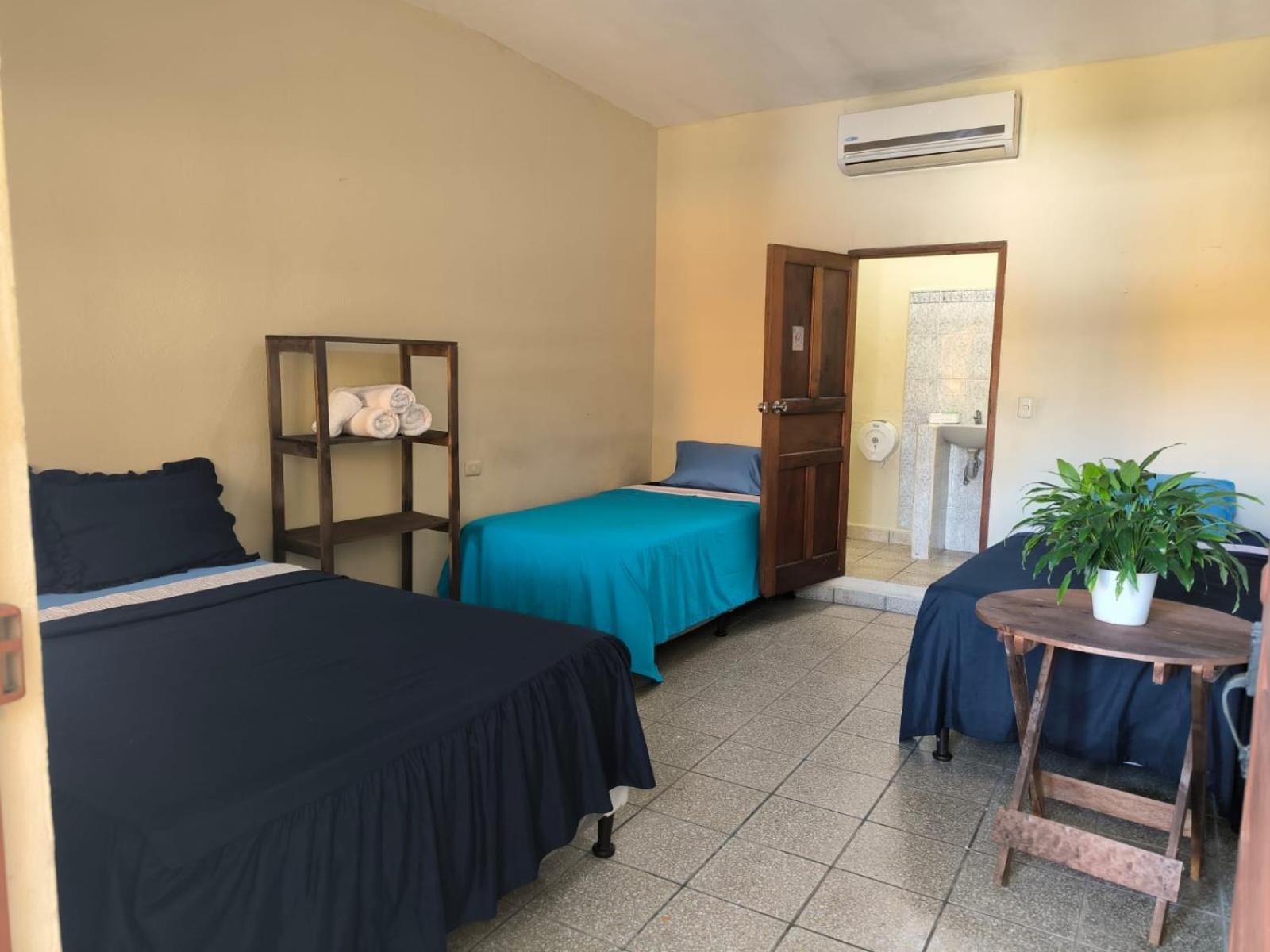 Hotel Y Restaurante Casa Jardines San Benito Dış mekan fotoğraf